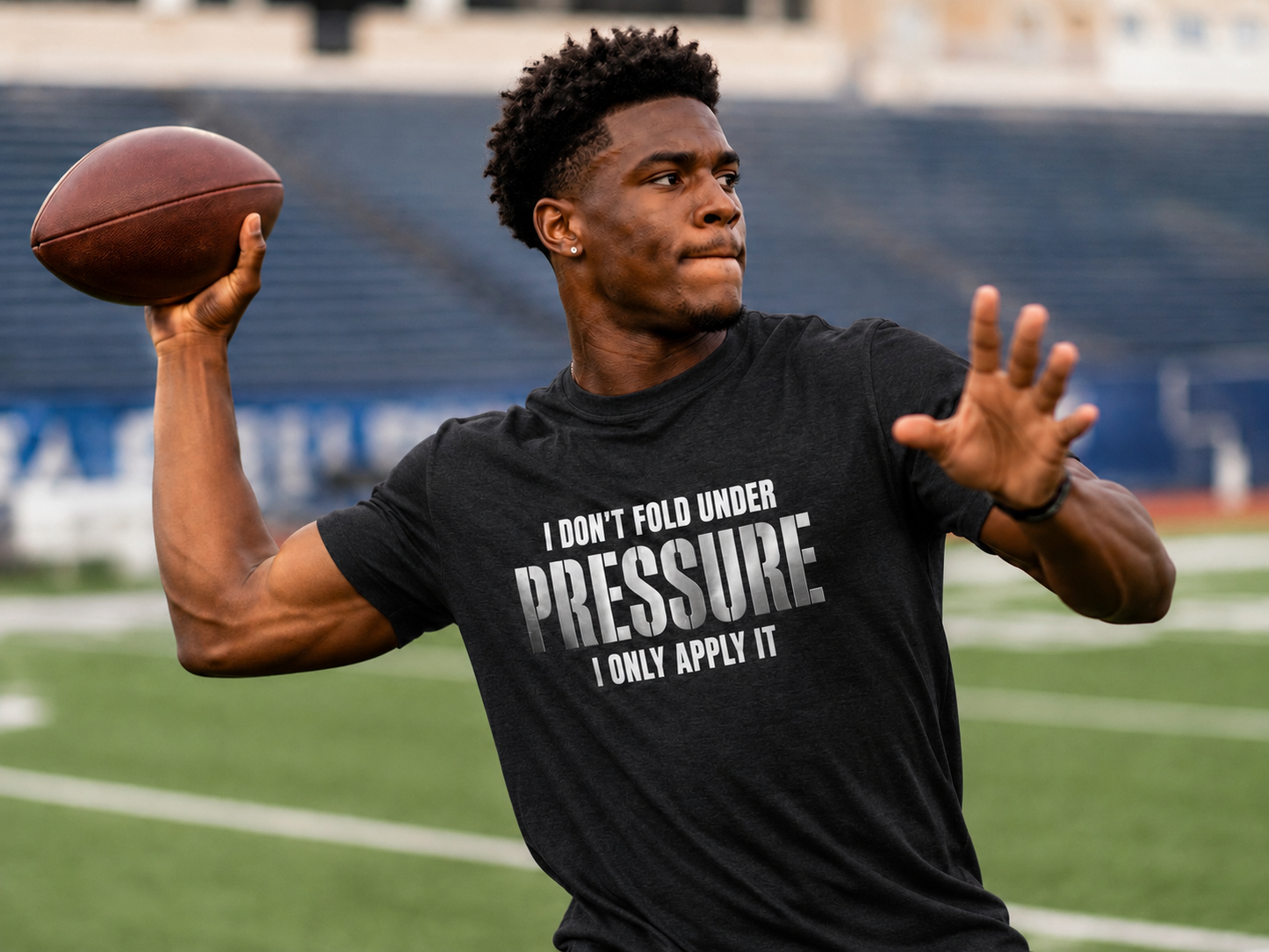 I Don’t Fold Under Pressure Men’s Premium Heavyweight Tee